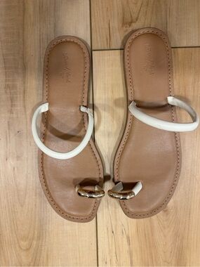 Target Women’s Tan Leather Sandals with White Strap and Gold Accent - size 9